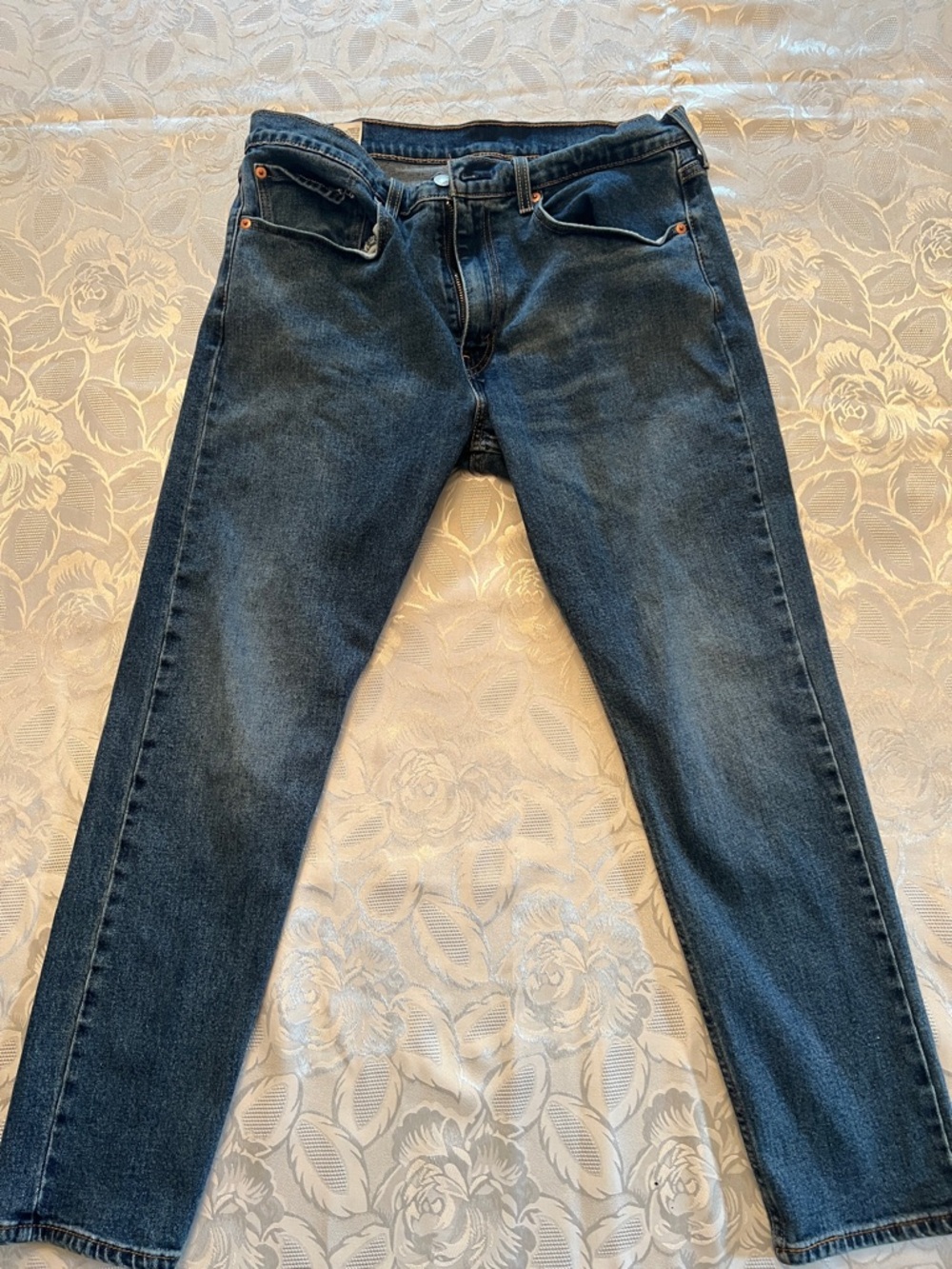 Levi's Dark Blue Slim Men’s Jeans with Contrast Stitching